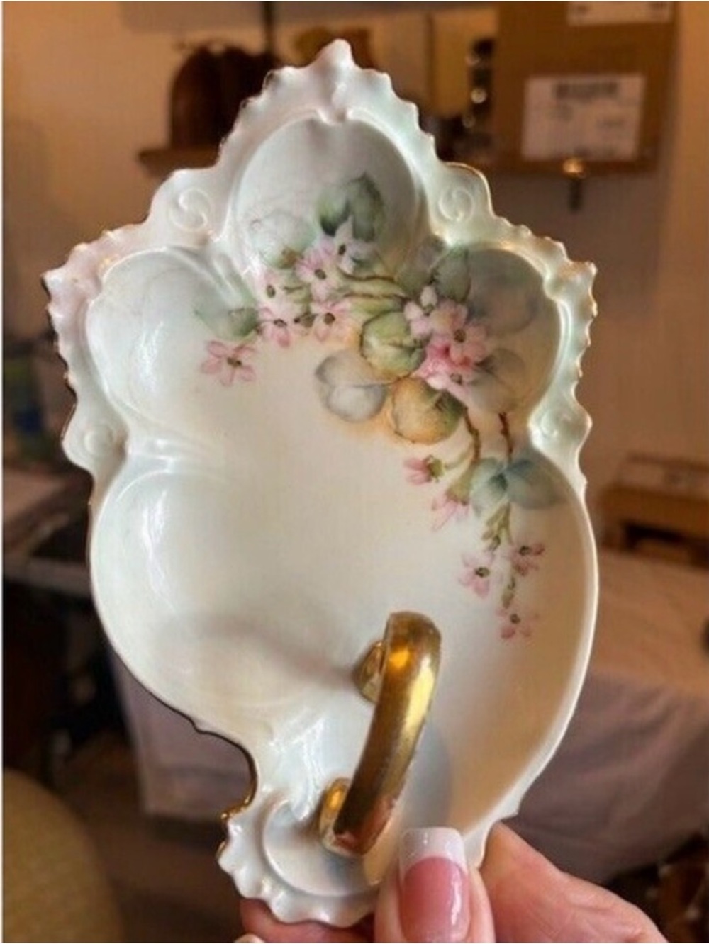 ♥️ Hand-Painted Floral Porcelain Trinket Dish with Gold Accent - White
